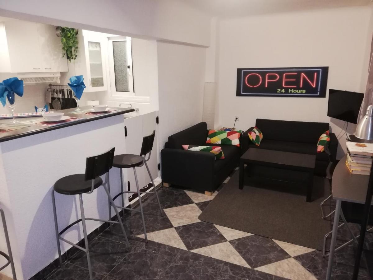 Ellanikou Apartment In Pankrati Vipgreece Athen Eksteriør bilde